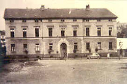 Blick auf den Eingangsbereich des ehemaligen Amtsgerichts Iserlohn ...